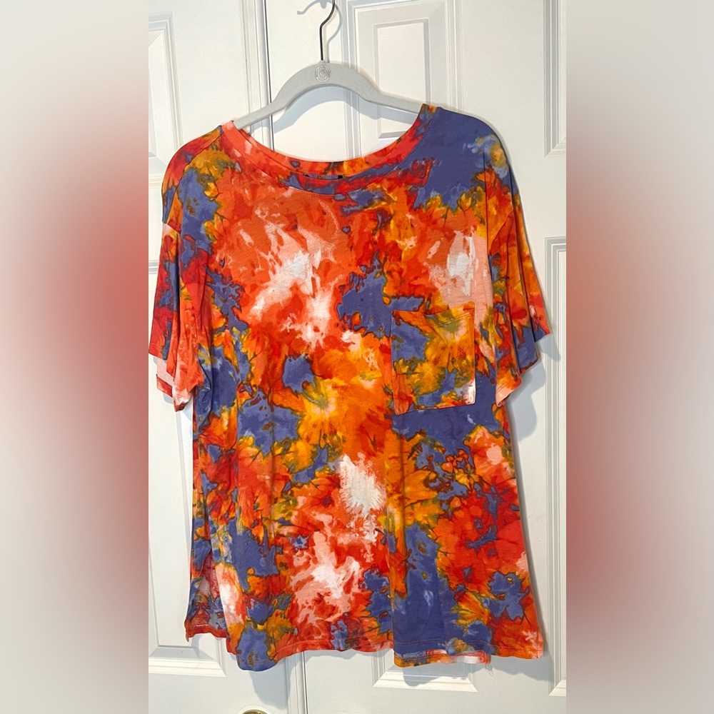 Ambiance tie-dye pocket t-shirt-vibrant mix of orange, blue, and white colors xL